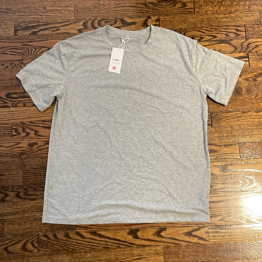 Gray soft t shirt never worn
